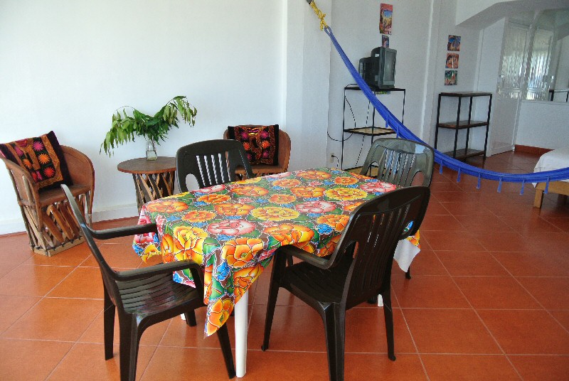 MARAVILLA2013_RoofApartment_dining2 (177K)