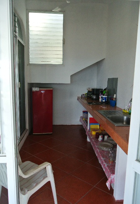 MARAVILLA2013_RoofStudio_kitchen2 (113K)